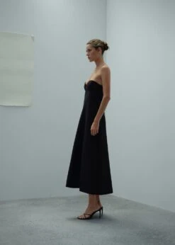 Robe Structurée Encolure Cœur